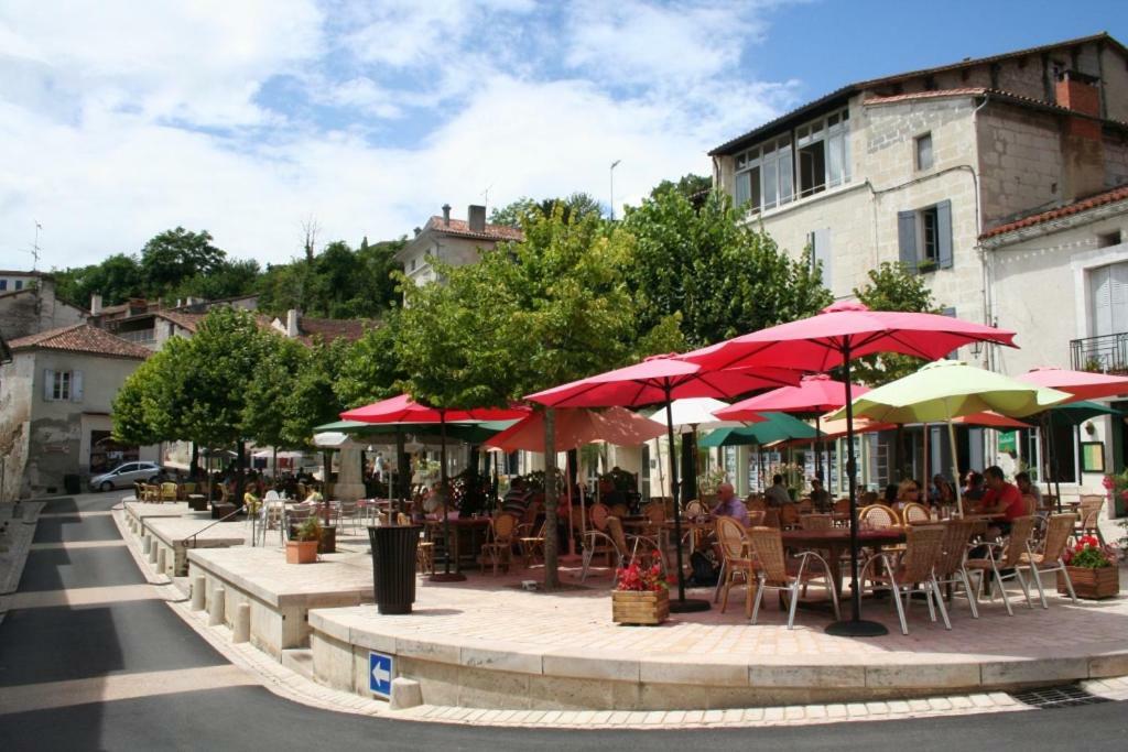 B&B Le Savoir Vivre Bonnes  Exterior foto